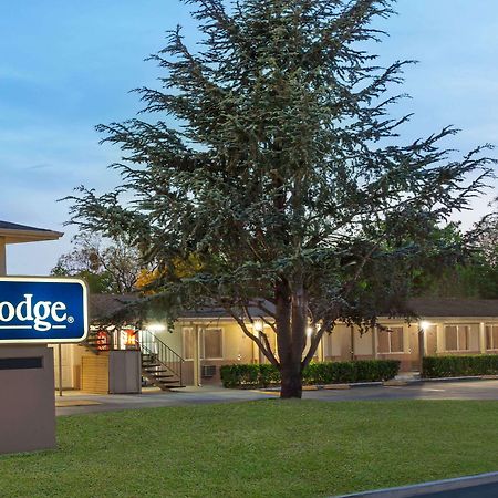 Travelodge By Wyndham Santa Rosa Wine Country Exterior photo