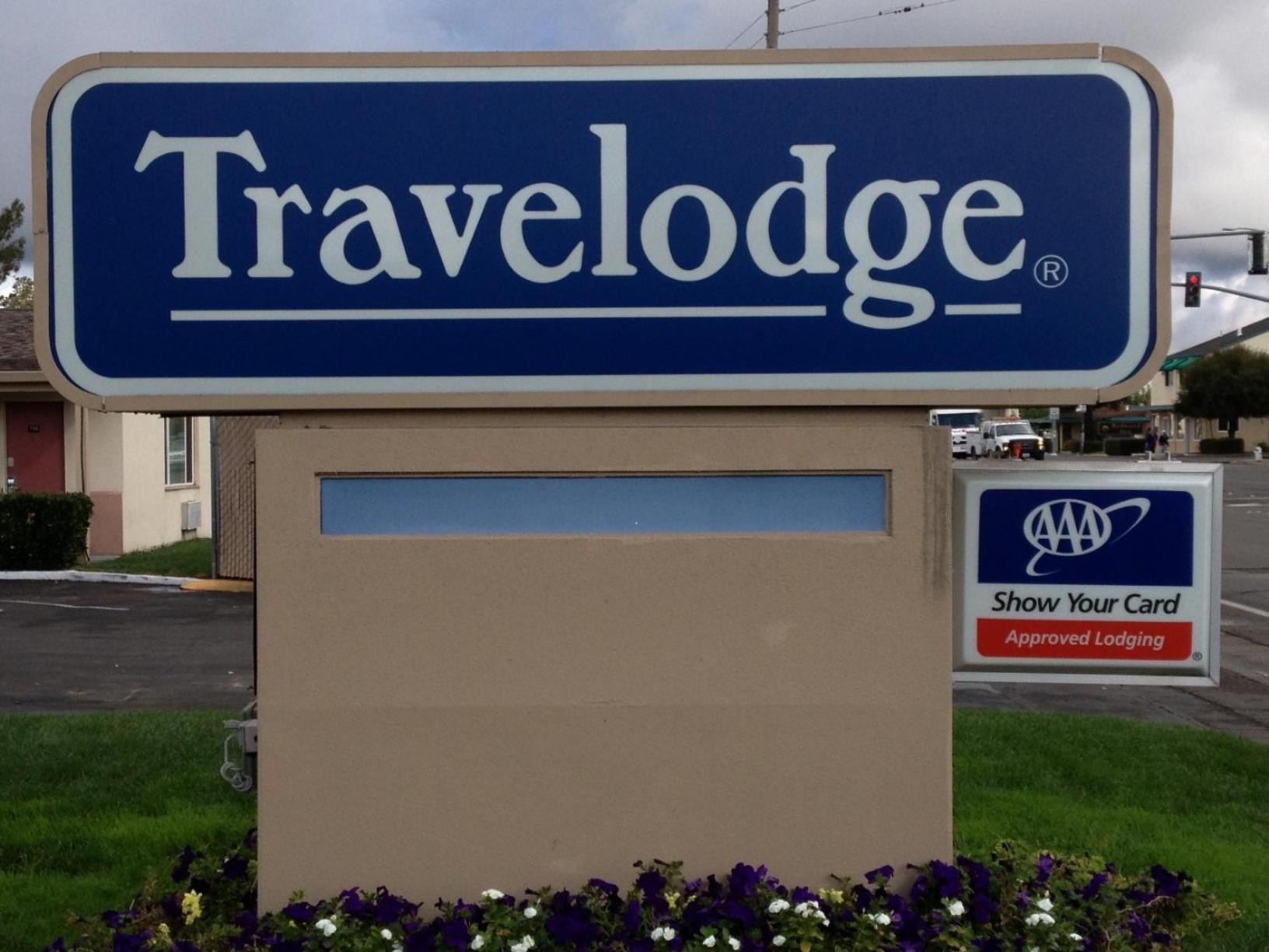 Travelodge By Wyndham Santa Rosa Wine Country Exterior photo